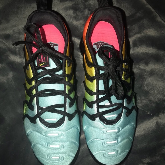 Vapormax Bleached Aqua womens 8 great condition - Picture 3 of 5